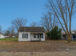 210 Parrish St, Paris, IL 61944