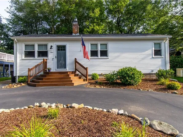 3 Onondega Rd, Narragansett, RI 02882