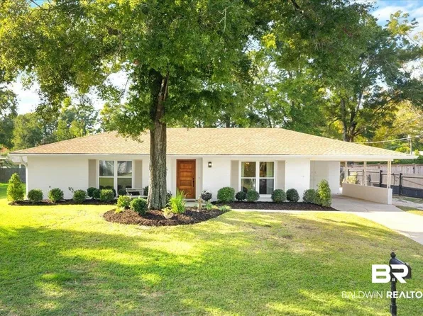 77 Paddock Dr, Fairhope, AL 36532