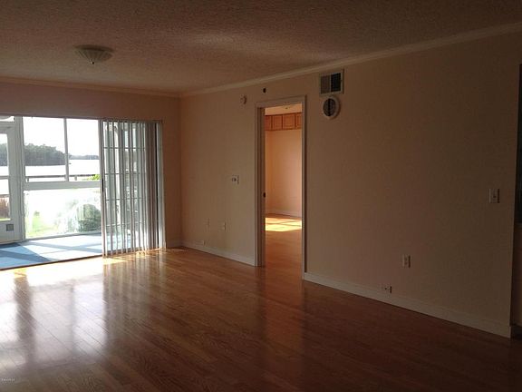 5th image of 660 S Brevard Ave APT 1516