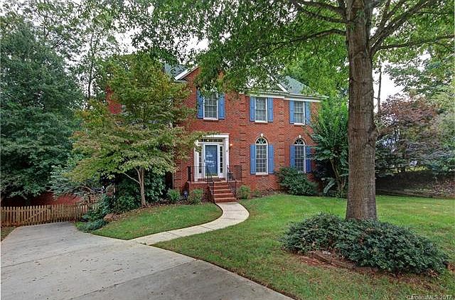 1st image of 108 Lansdowne Pl