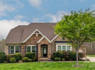 6411 Willow Farm Dr, Denver, NC 28037