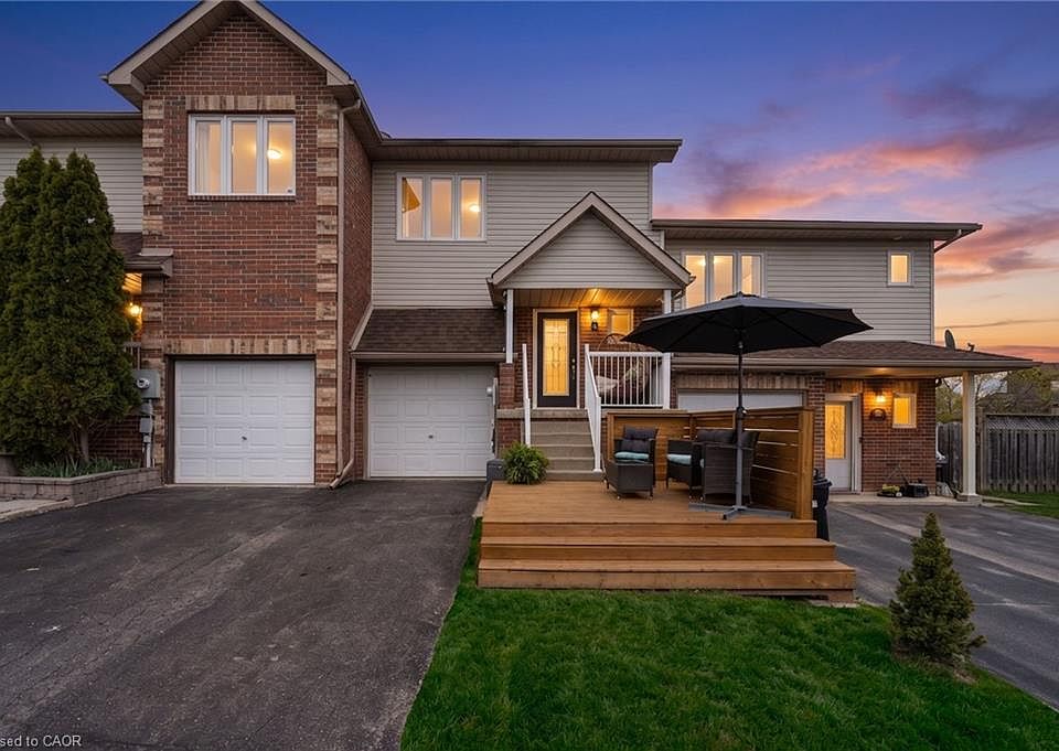 1st image of 4 Parkside Cres