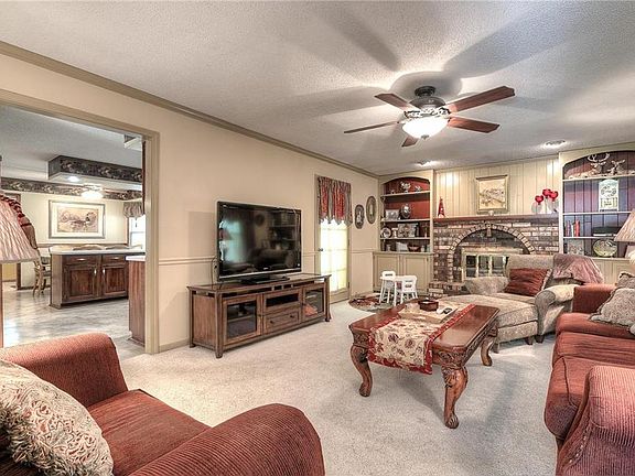 3rd image of 7400 NW Woody Creek Ln