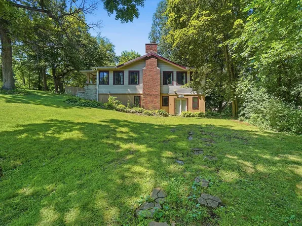 345 Moody Ct, South Elgin, IL 60177