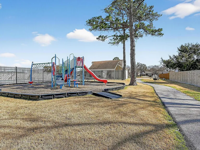 9514 Marblemount Dr — Photo 22