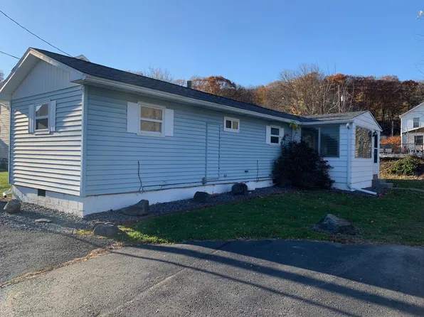 587 1/2 W Sperling St, West Wyoming, PA 18644