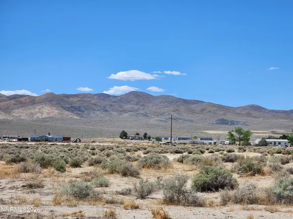 6715 Elm St, Silver Springs, NV 89429