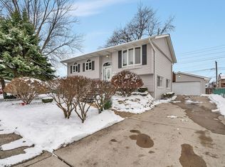 334 Hemlock Ave, Romeoville, IL 60446