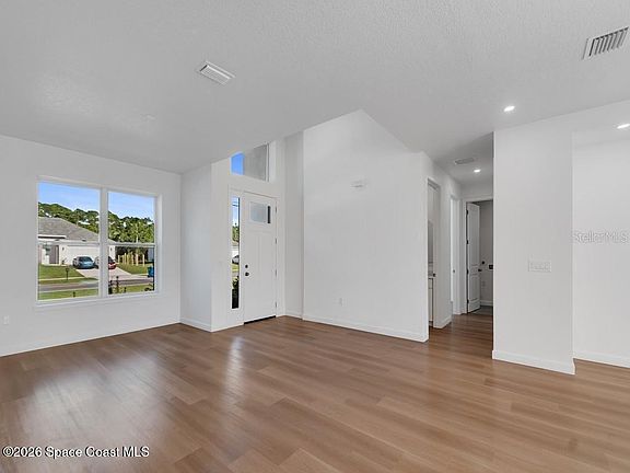 3rd image of 2618 De Groodt Rd SW
