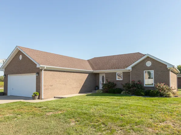 4623 Ashwood Dr, Seymour, IN 47274