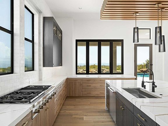 The Camelback - Kitchen