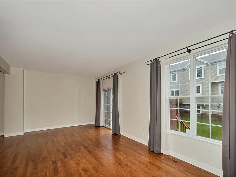 582 Declaration Ln — Photo 8