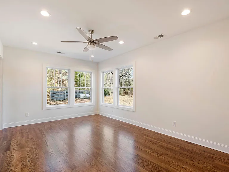 100 Gilbert Rd — Photo 14