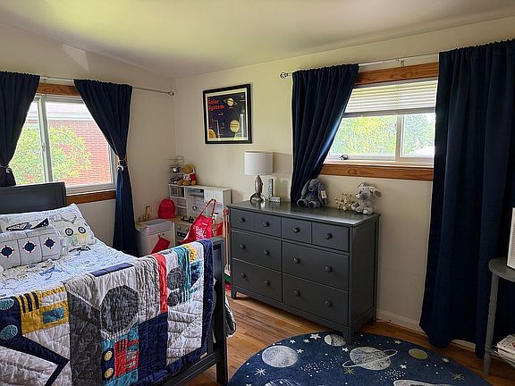 4th image of 6705 Laurelwood Ave
