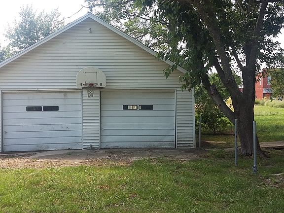 513 ivy garage