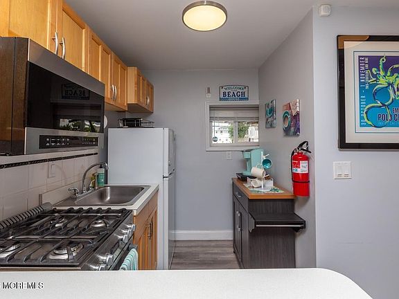 3rd image of 116 Sheridan Avenue #3
