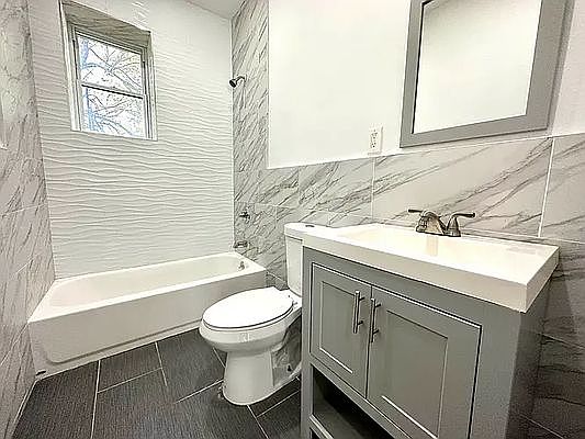 3rd image of 291 Macdougal St #4