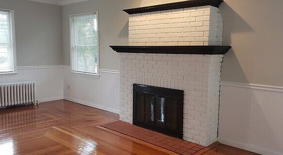 2nd image of 60 Lambert St