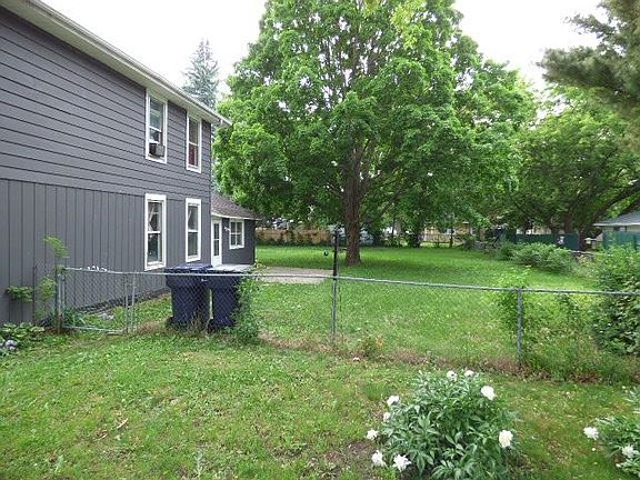 2nd image of 418 Lincoln St