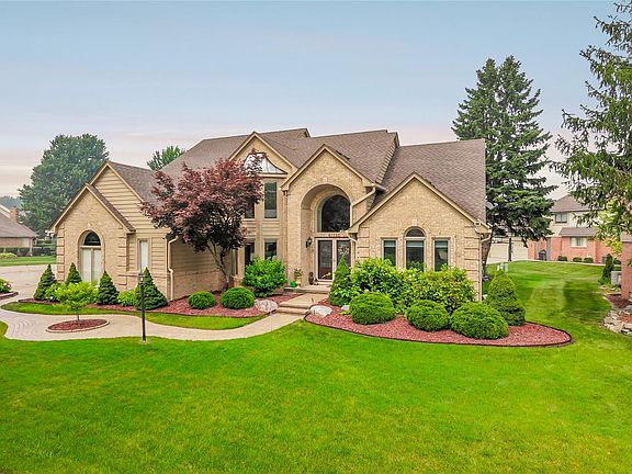 2nd image of 43352 Chardonnay Dr