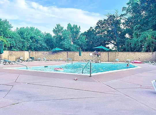 Rented by Century 21 Premier  | media 9