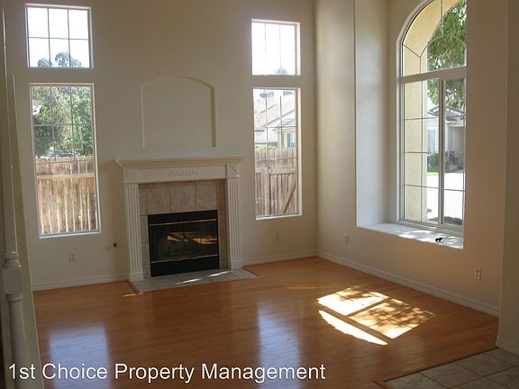 4th image of 1003 E Hartley Pl