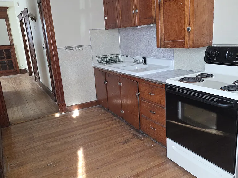 179 College St #3 — Photo 26