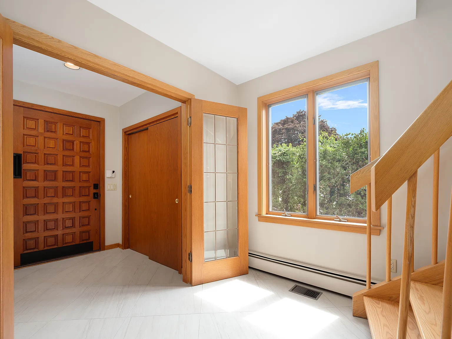 3 bed, 4.5 bath, 5078 sqft, $8,000 — Photo 4