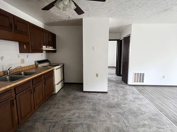 88 Palomino Dr #8, Weirton, WV 26062