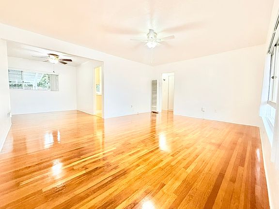 3rd image of 2219 Denver St
