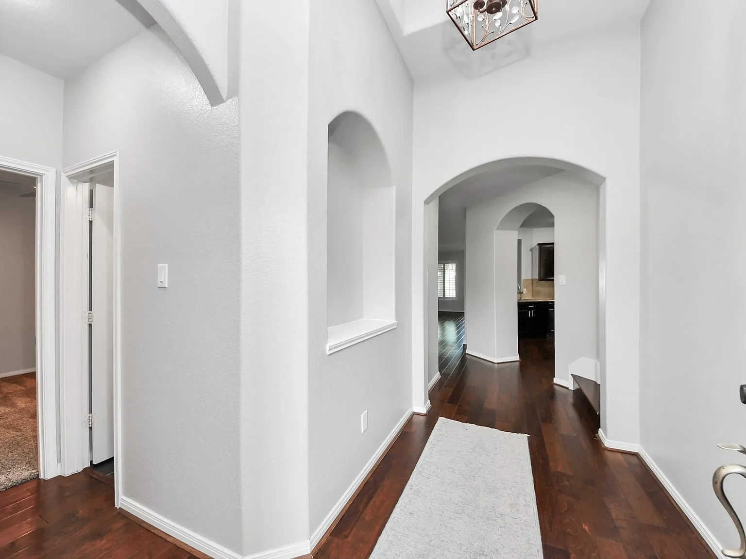 4 bed, 3.5 bath, 2973 sqft, $2,950 — Photo 2