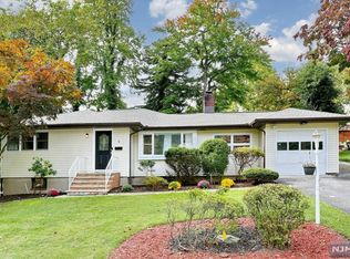 8 6th St, Park Ridge, NJ 07656