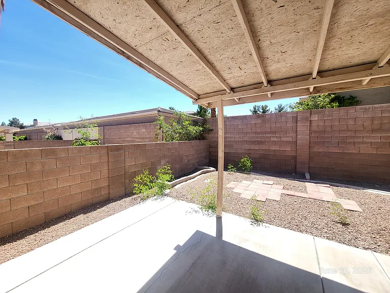 4523 Sparwood Dr — Photo 15
