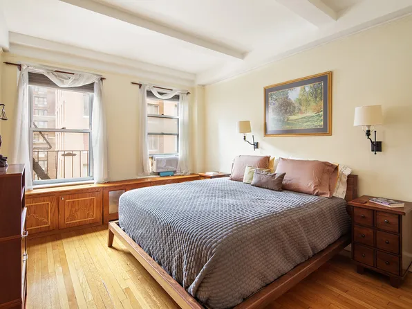 150 East 49th Street image 3 of 3