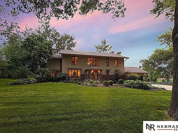 1222 N 101st Cir, Omaha, NE 68114