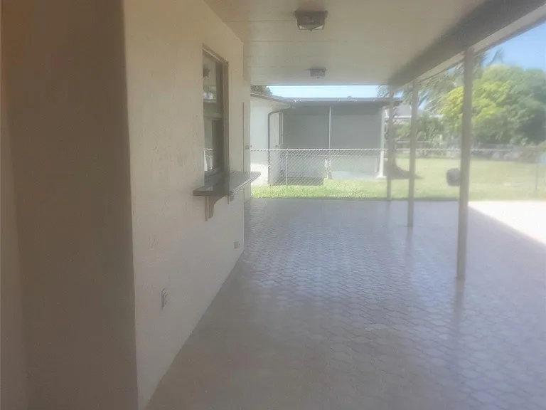 1421 NW 114th Ave — Photo 22