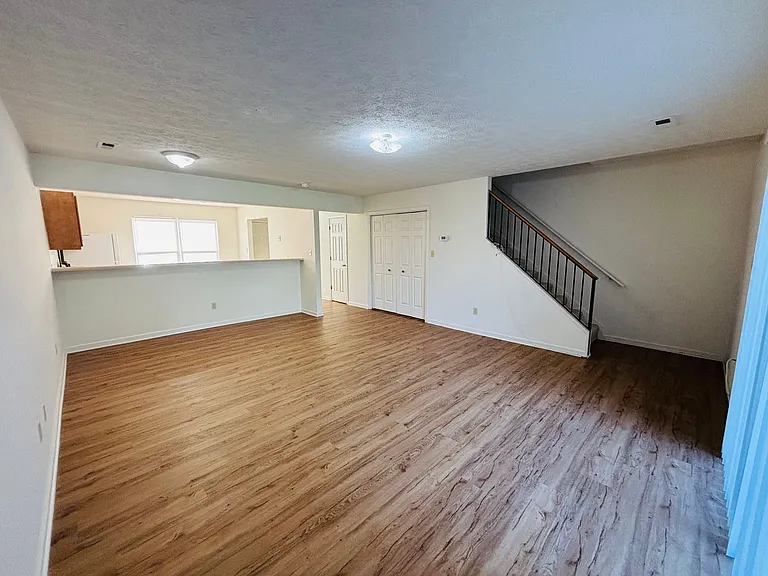 510 Craig St — Photo 14