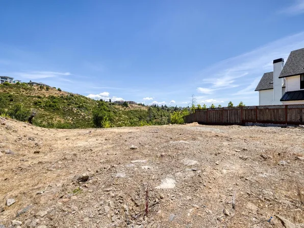 3752 Crown Hill Drive, Santa Rosa, CA 95404