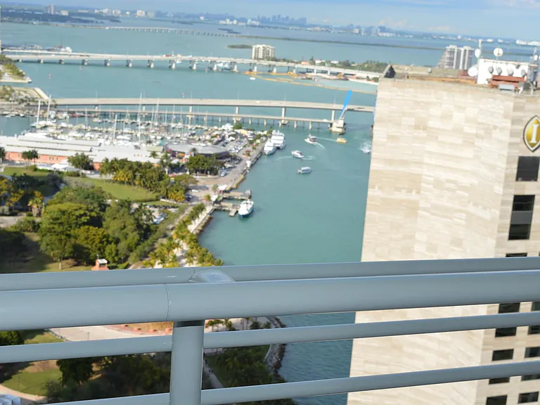 325 Biscayne Blvd #4122 — Photo 10