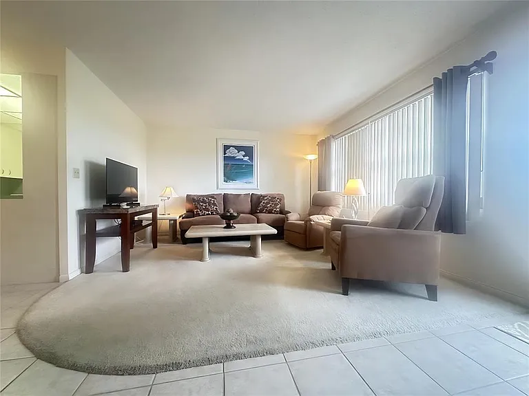 4037 Harwood Dr #D — Photo 2
