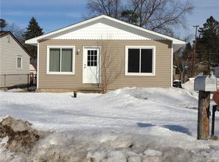 1853 Oakfield St, Ortonville, MI