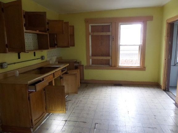 4th image of 1755 N Lorel Ave