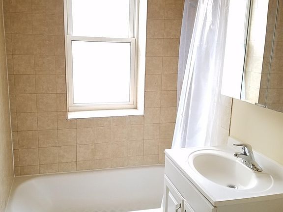 5th image of 7031 S Merrill Ave #7031301