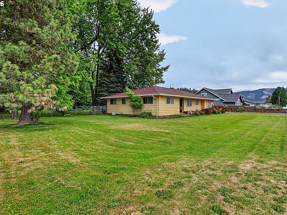 5th image of 3610 Chevron Dr