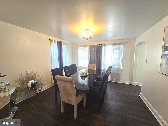 5th image of 1303 Manor Rd