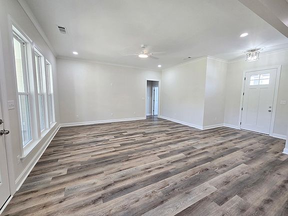 2nd image of 329 Willow Oak Loop