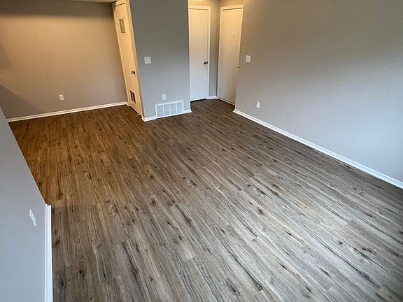 3rd image of 3839 Center St #19