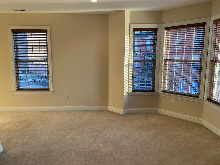 2449 Grays Ferry Ave — Photo 14