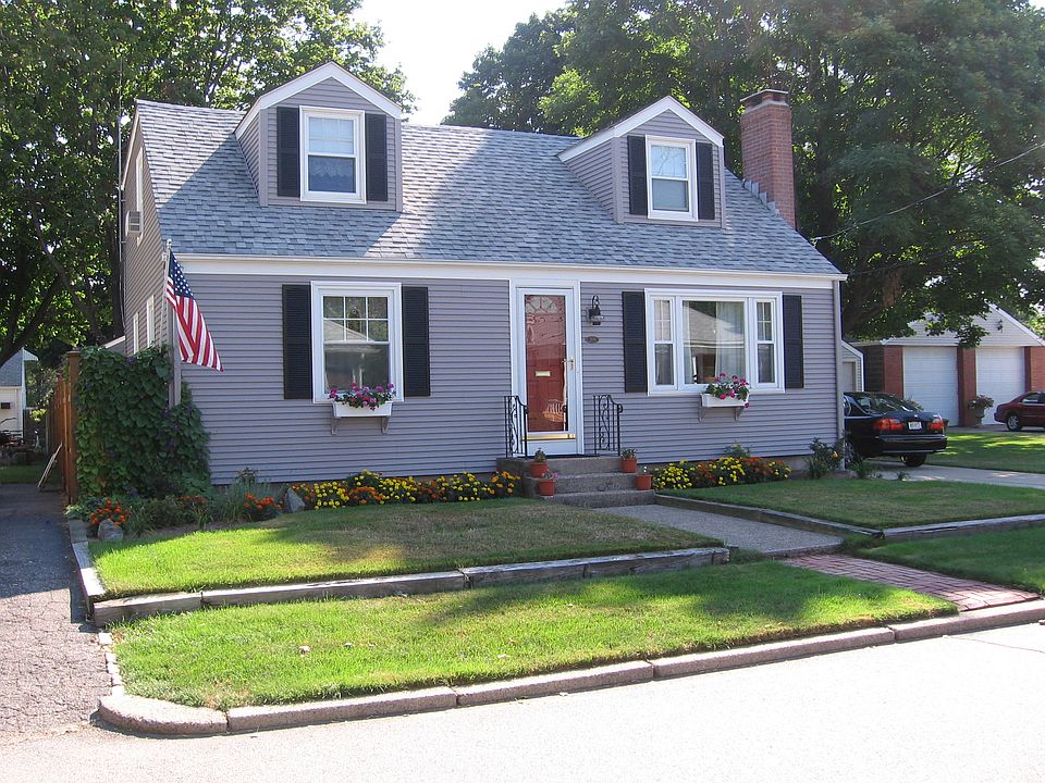 1st image of 209 Woodbury St